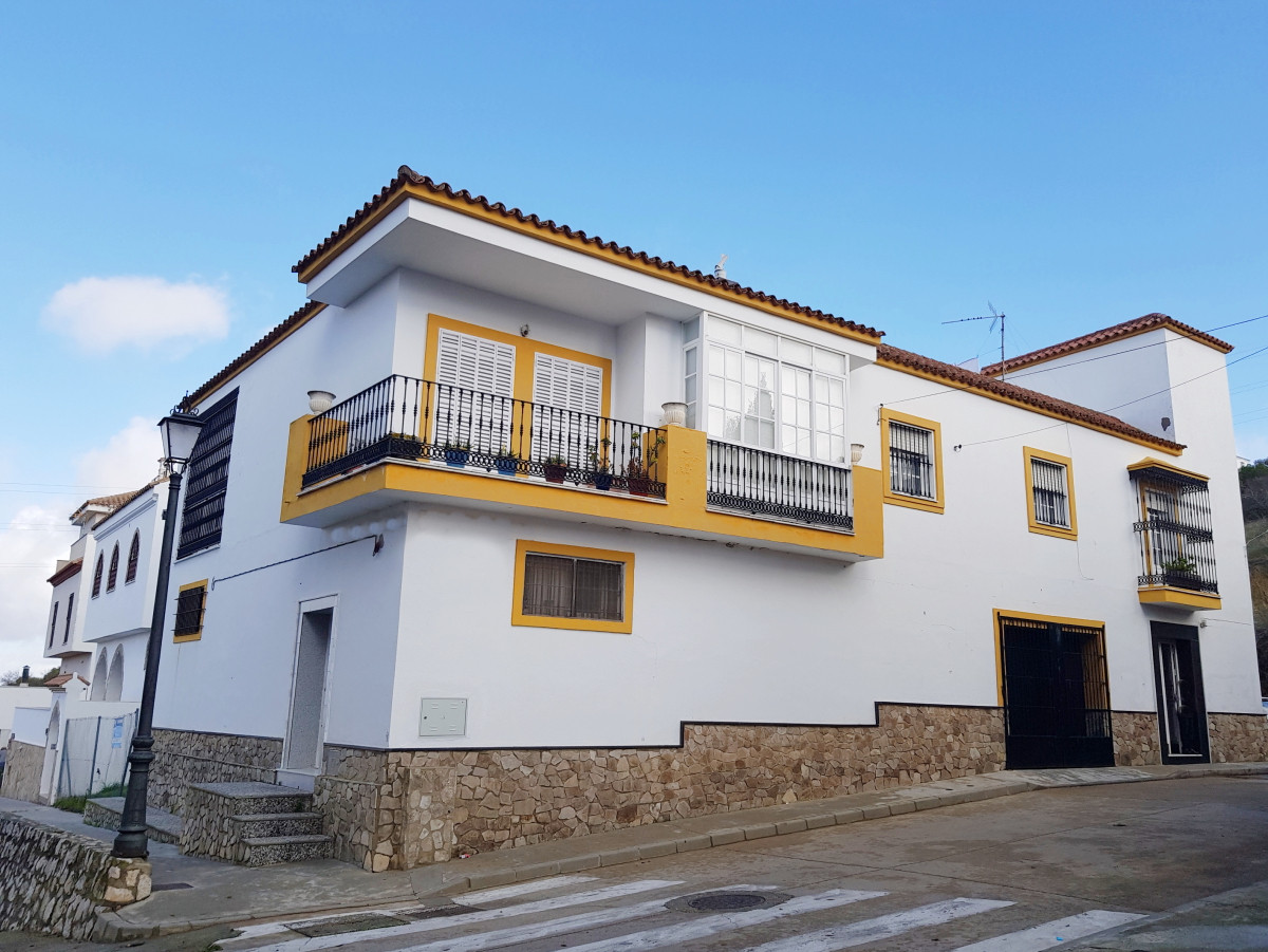 Andaluz Homes