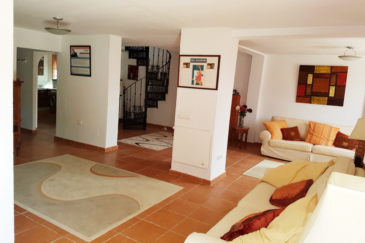 Andaluz Homes