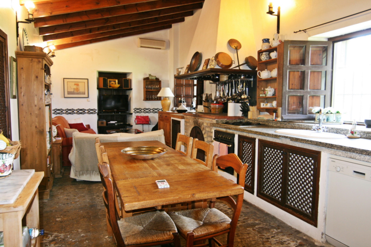 Andaluz Homes