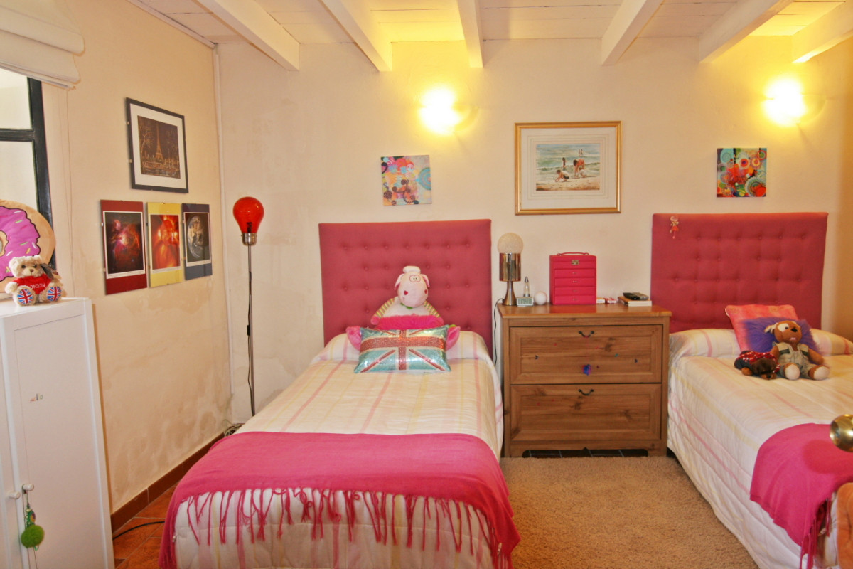 Andaluz Homes