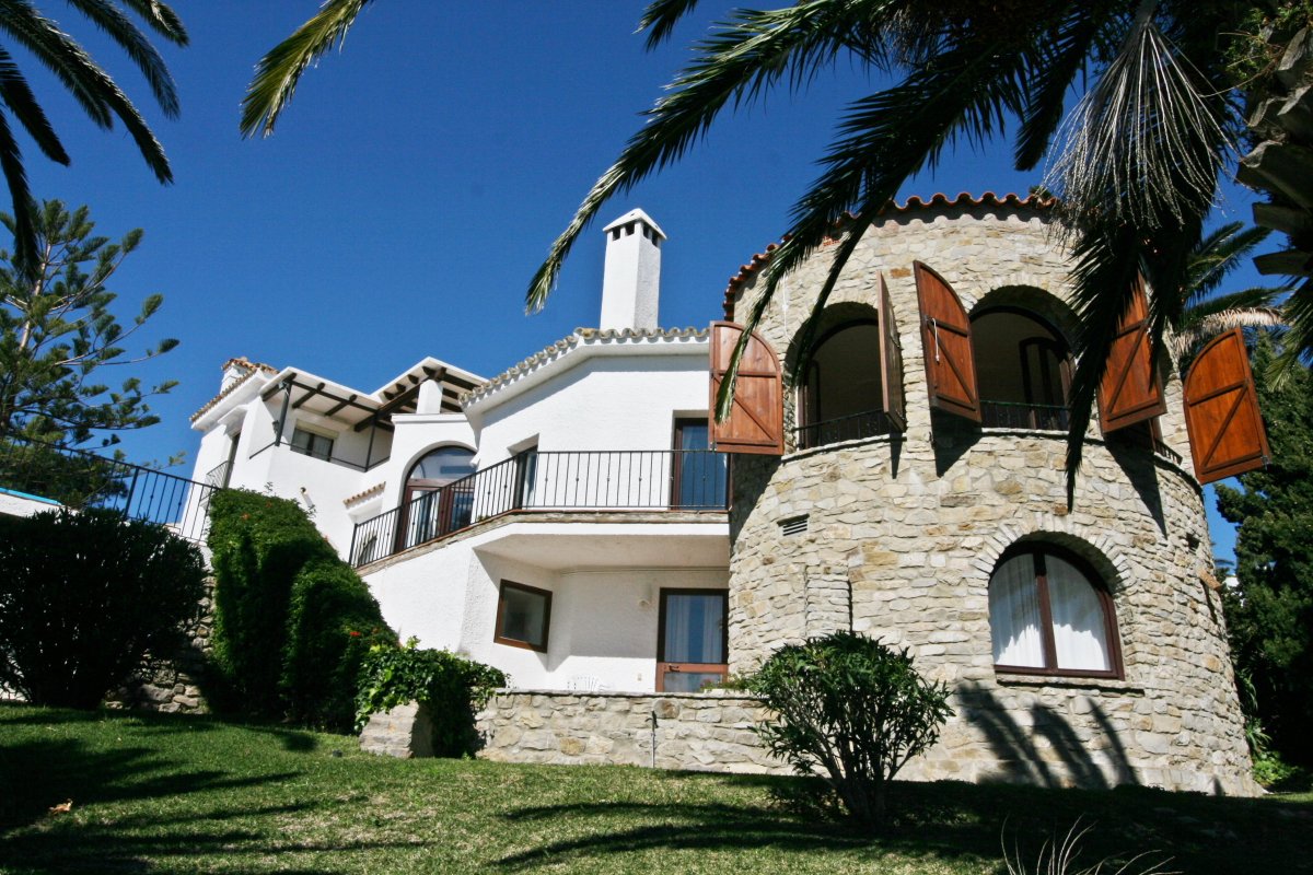 Andaluz Homes