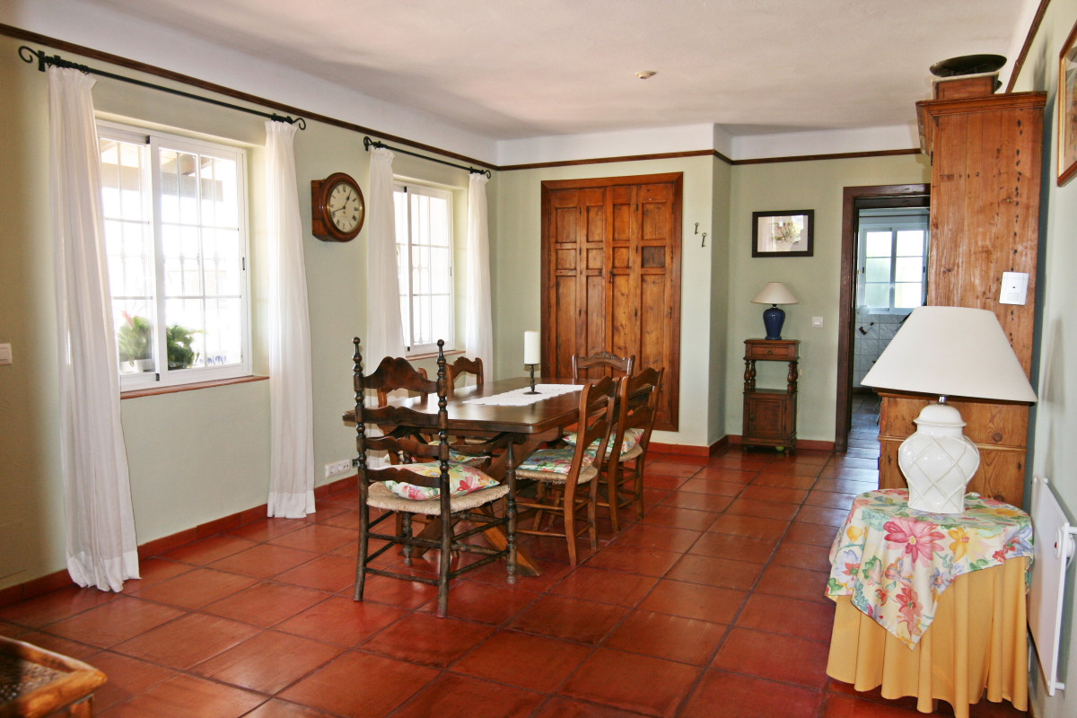 Andaluz Homes